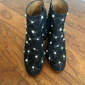 Acquazzura botties size 7